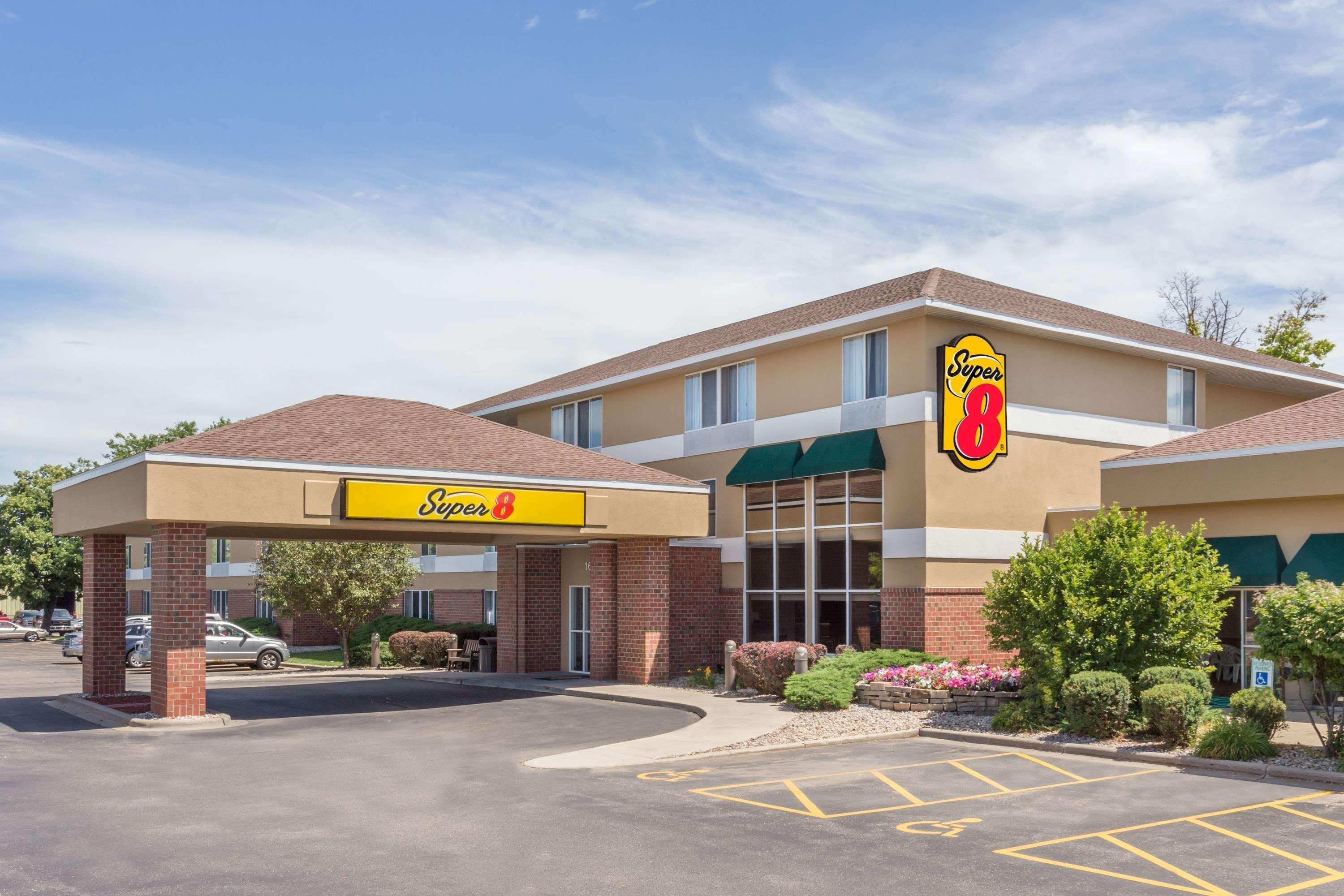Мотель Super 8 By Wyndham Madison South Экстерьер фото
